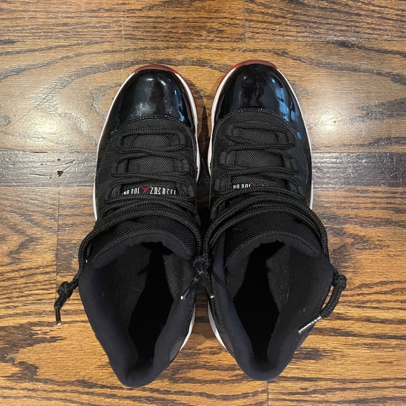 Air Jordan 11 \